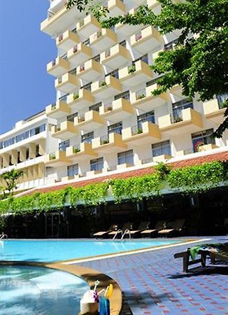 Golden Beach Hotel Pattaya Exteriör bild