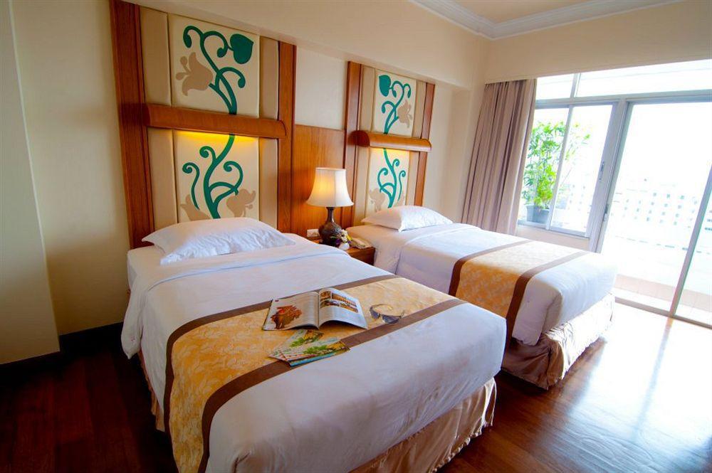 Golden Beach Hotel Pattaya Exteriör bild