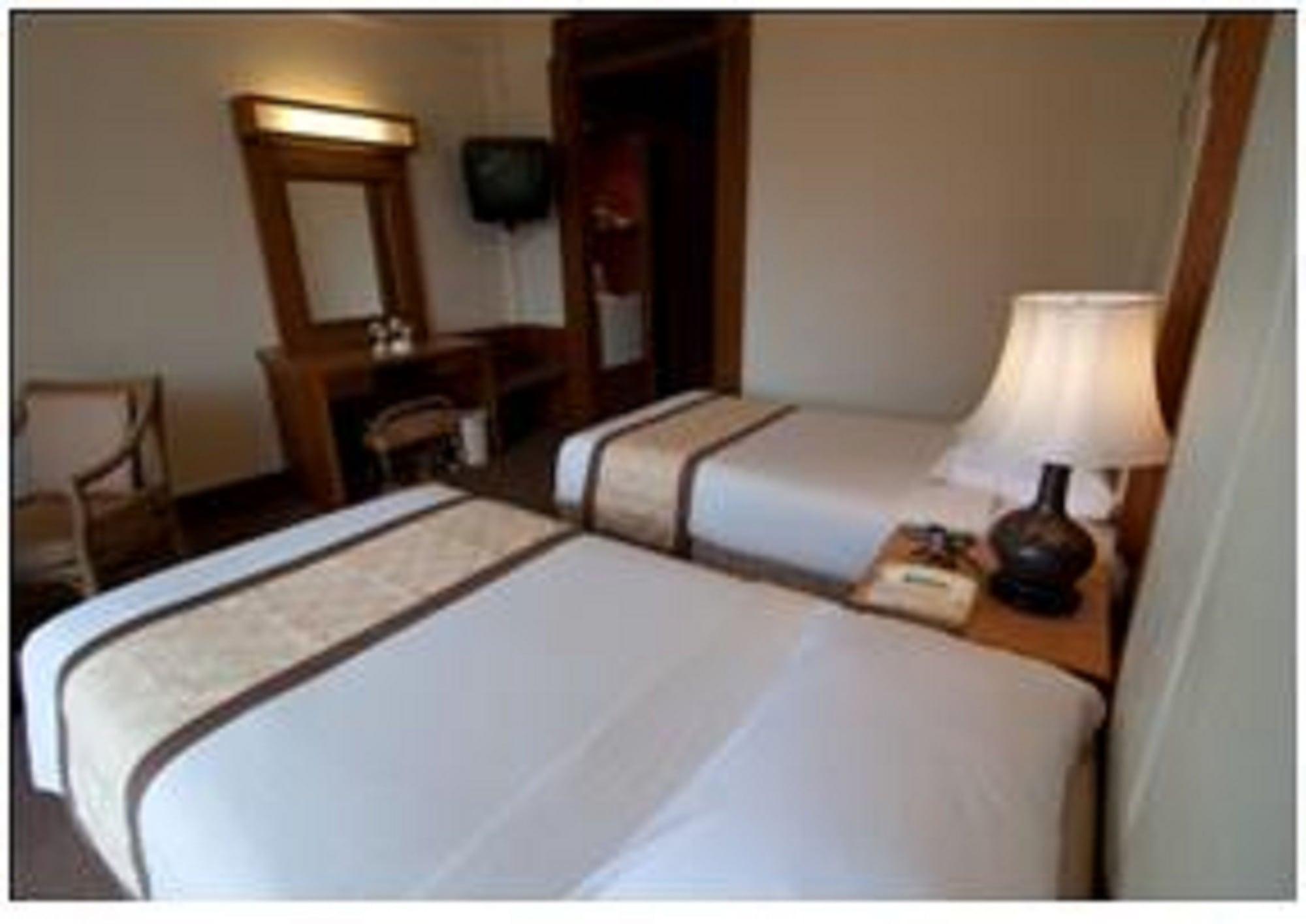 Golden Beach Hotel Pattaya Exteriör bild