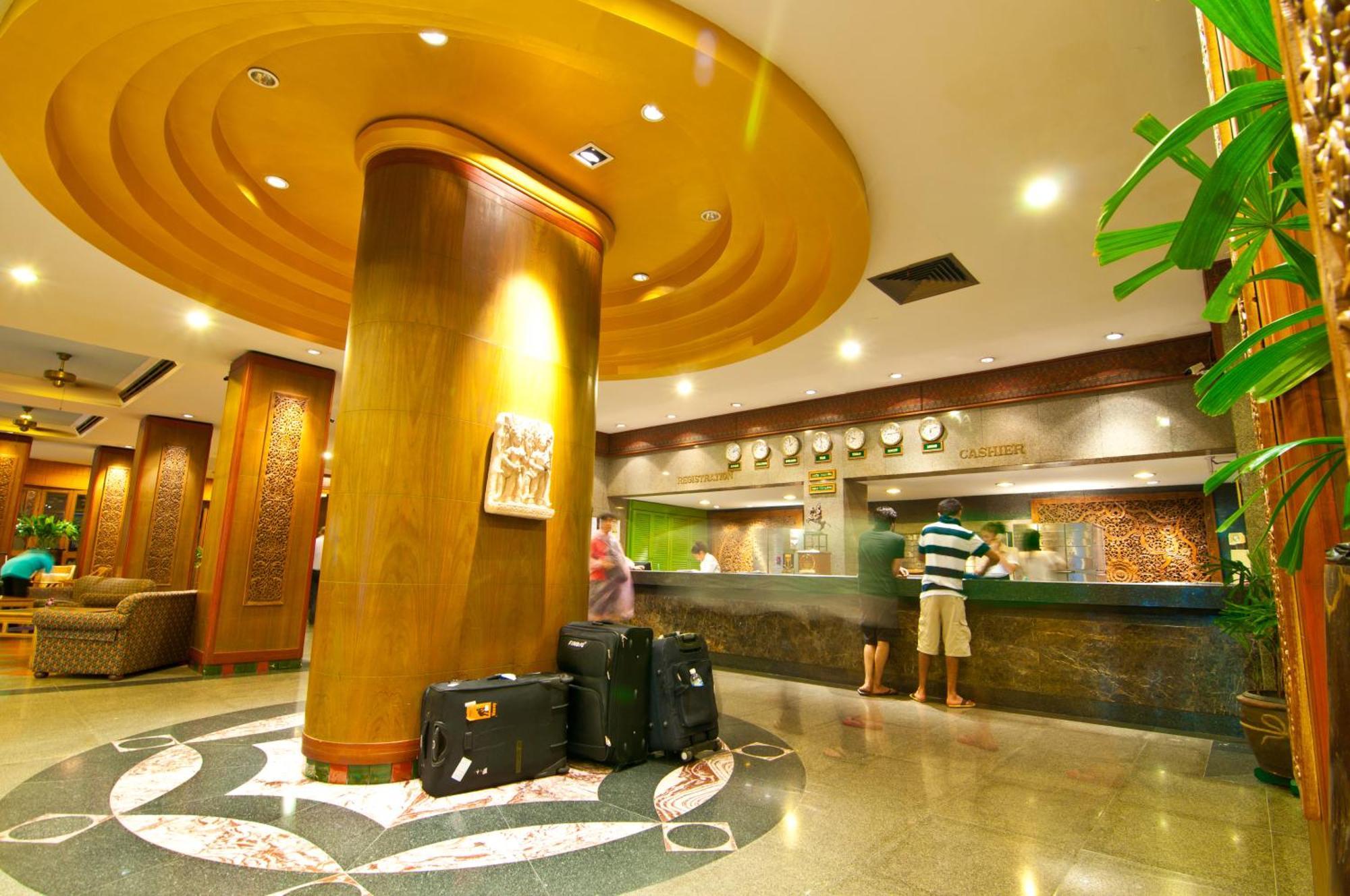 Golden Beach Hotel Pattaya Exteriör bild