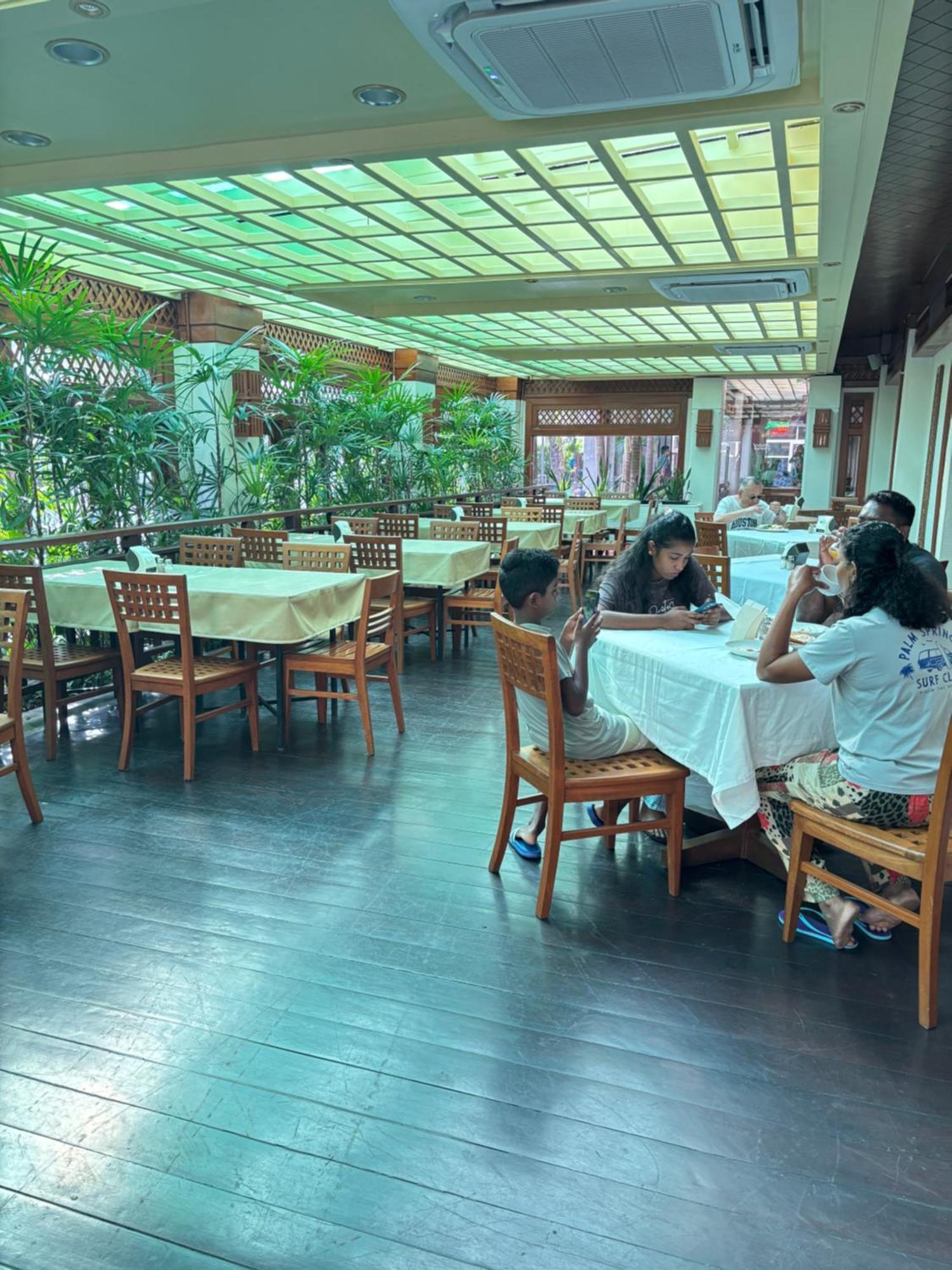 Golden Beach Hotel Pattaya Exteriör bild