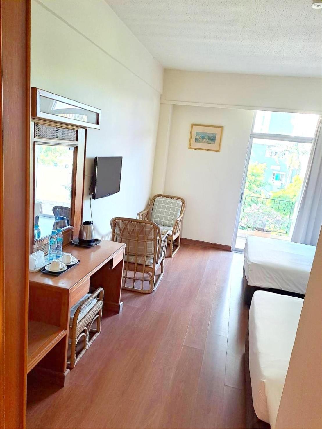 Golden Beach Hotel Pattaya Exteriör bild