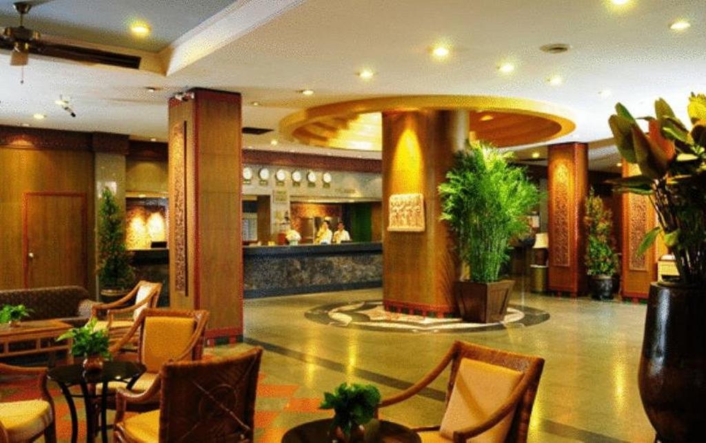 Golden Beach Hotel Pattaya Exteriör bild