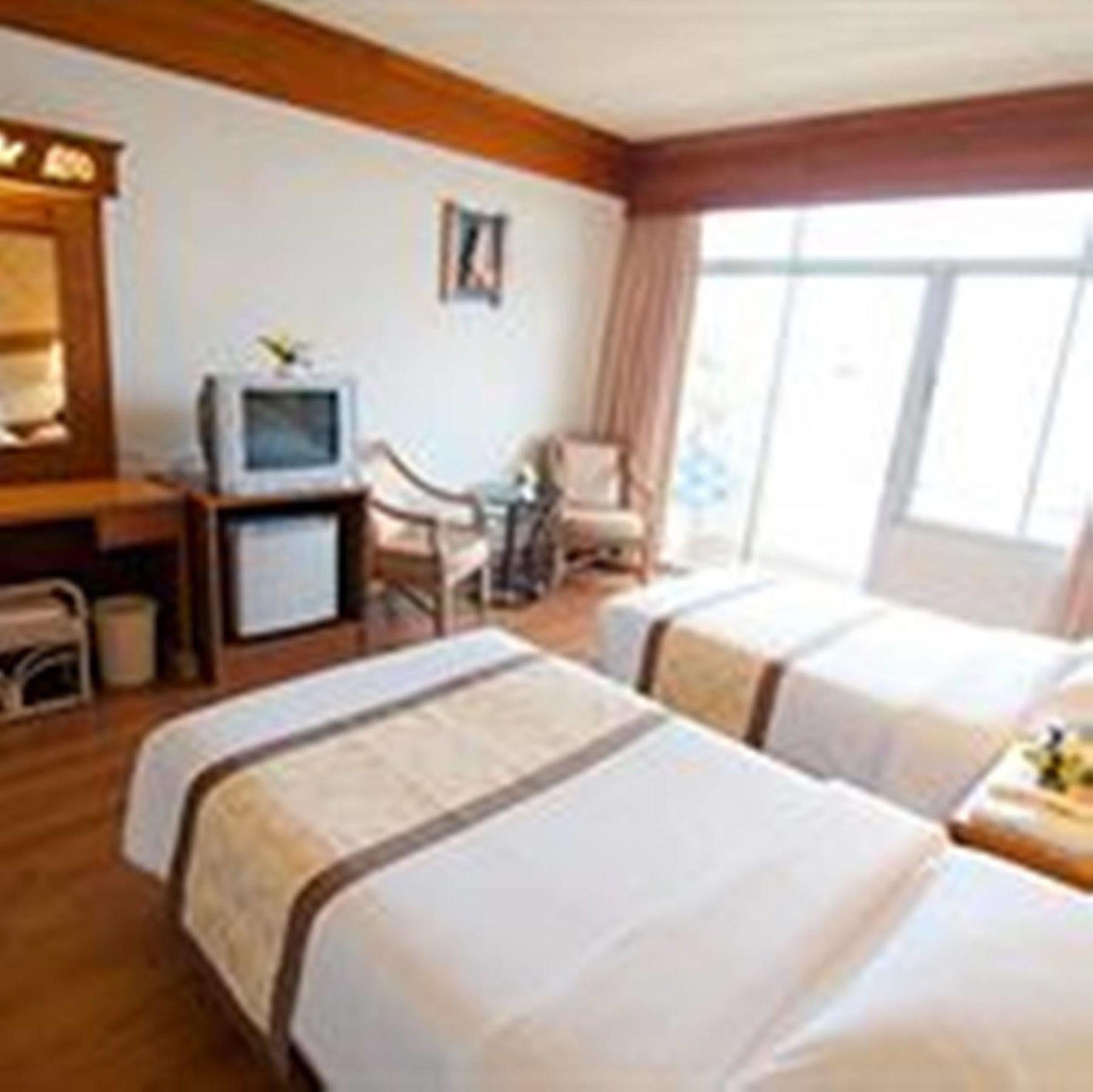 Golden Beach Hotel Pattaya Exteriör bild