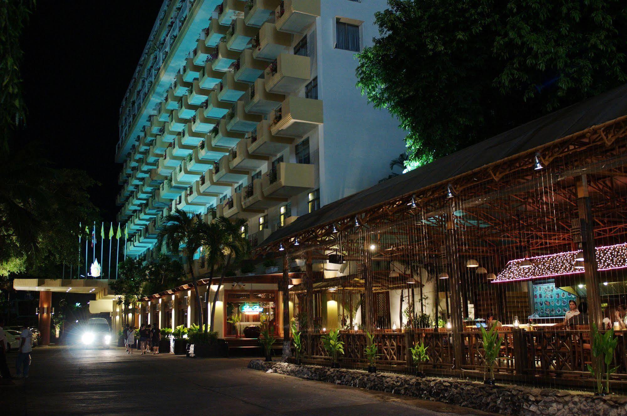 Golden Beach Hotel Pattaya Exteriör bild