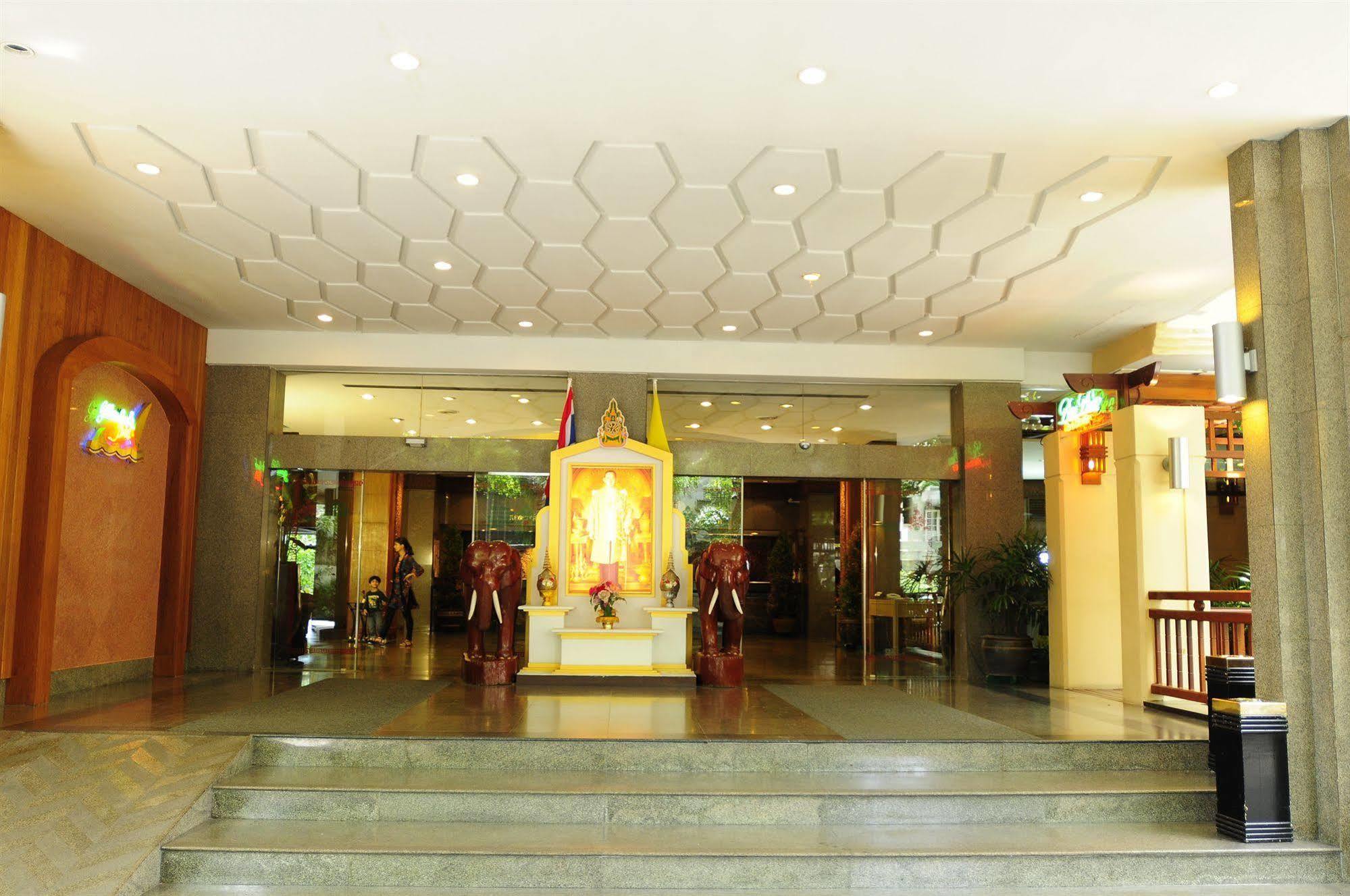 Golden Beach Hotel Pattaya Exteriör bild